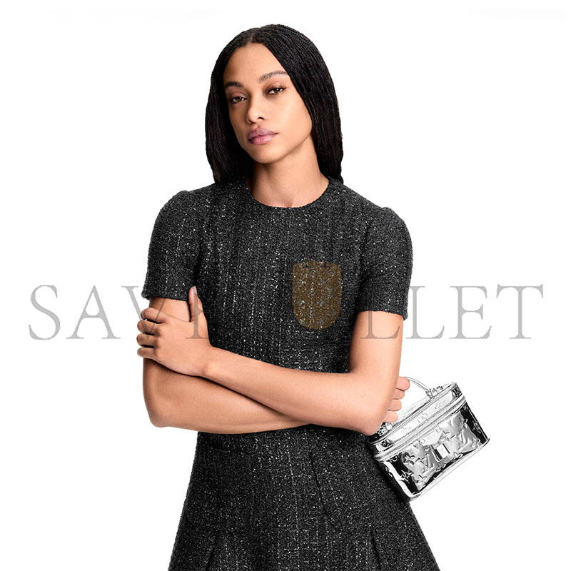 LOUIS VUITTON VANITY CHAIN POUCH M26097 (19*11.5*6.5cm) LOUIS VUITTON VANITY CHAIN POUCH M26097 (19*11.5*6.5cm)